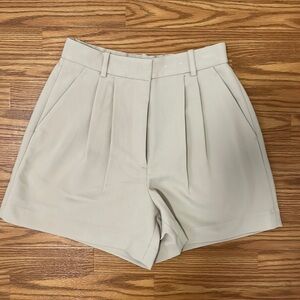 Curve love high waist pleated shorts